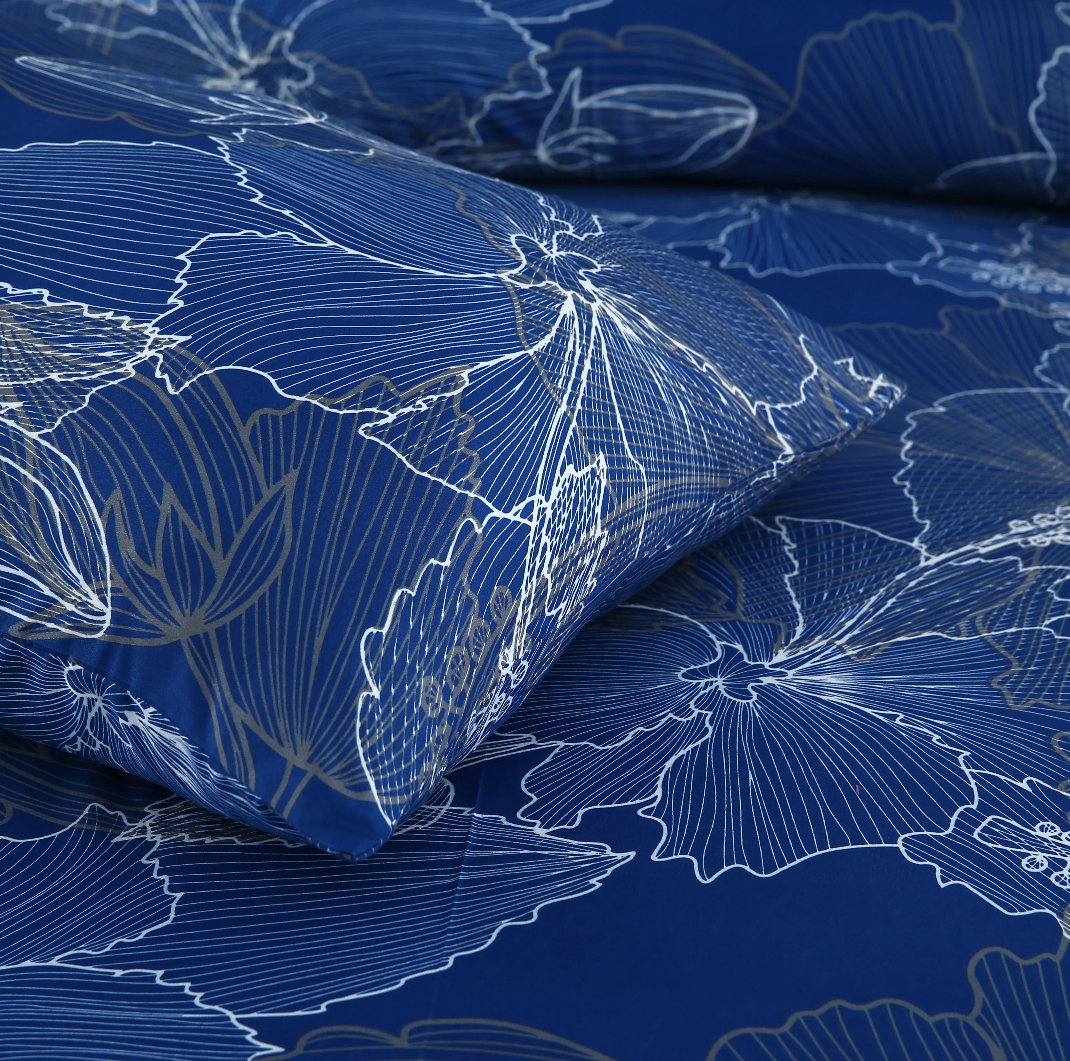 3 Piece Royal Blue and White | Elegant Leafy Bedsheet Set-2054